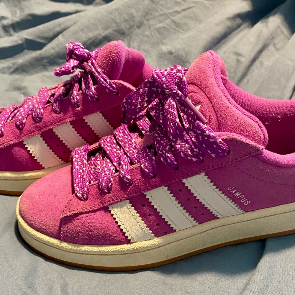 Adidas Campus Sneakers in Bright Pink